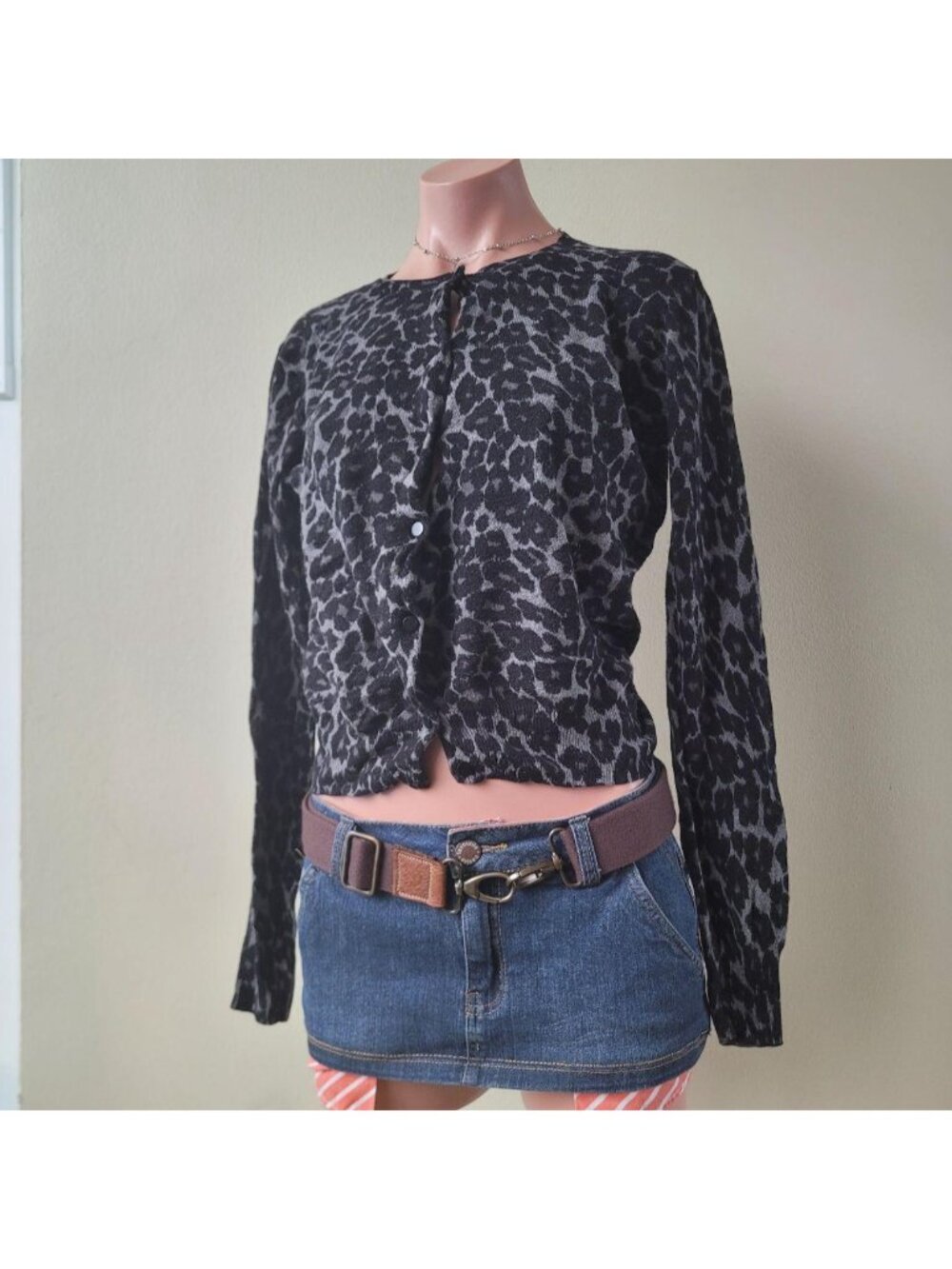 Joe Fresh Leopard Cheetah Print Cropped Vintage Knit Cardigan (S) - Picture 3 of 7